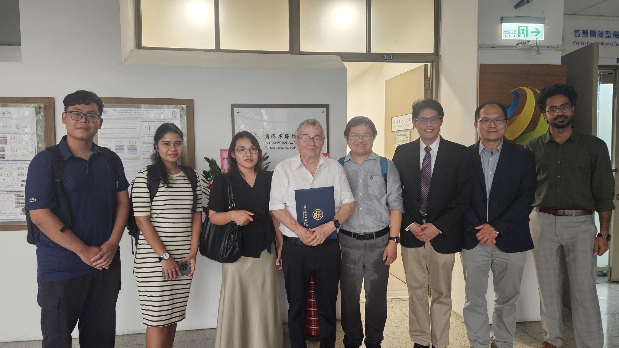 CEM Lab welcoming Professor Arieh Warshel and visitors at NYCU